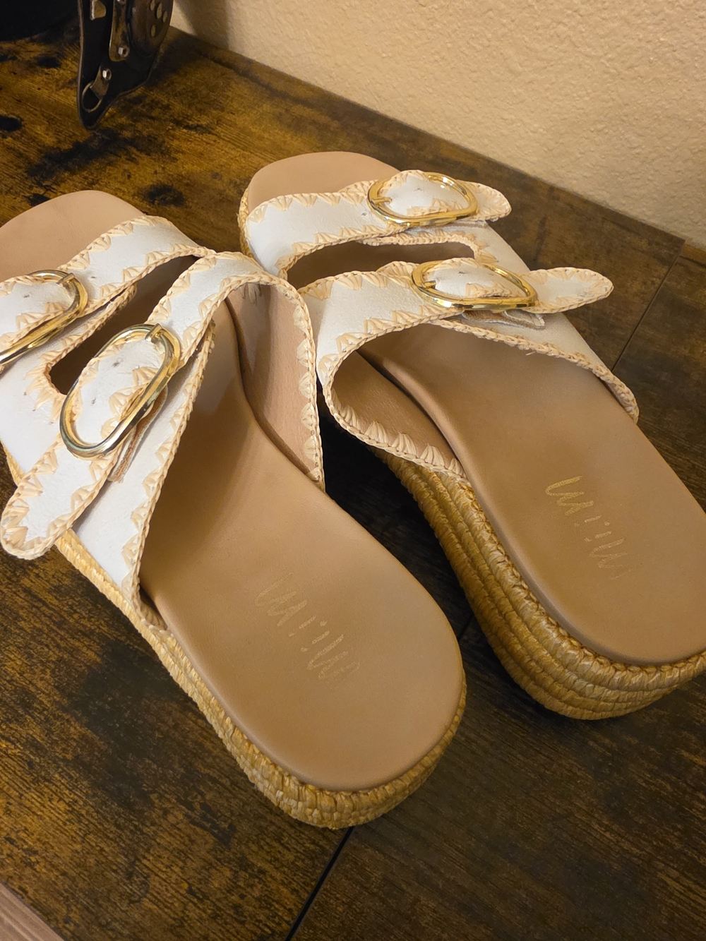 MiiM White Faux Leather Women's Platform Slide Sandals Size 8 - Picture 4 of 6